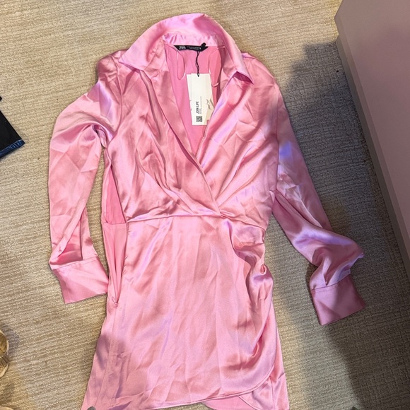 Zara Pink Satin Robe - Picture 2 of 3
